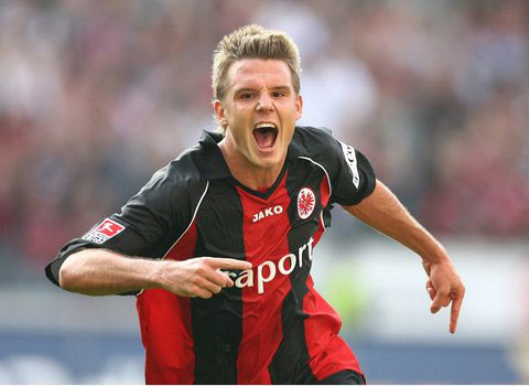 而穿着他们 而穿着他们